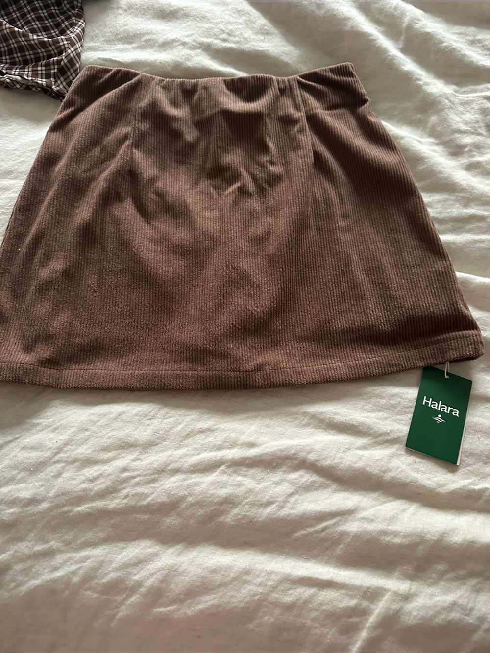 HALARA Chocolate Brown Ribbed Mini Skirt